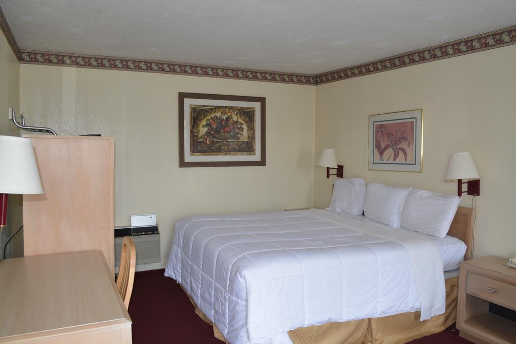 Knights Inn Hurricane Mills Zewnętrze zdjęcie